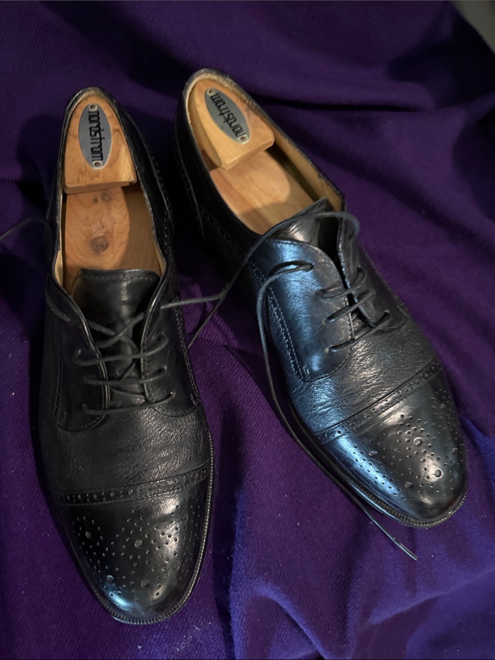 Pronto Uomo Black Leather Wingtip Oxfords